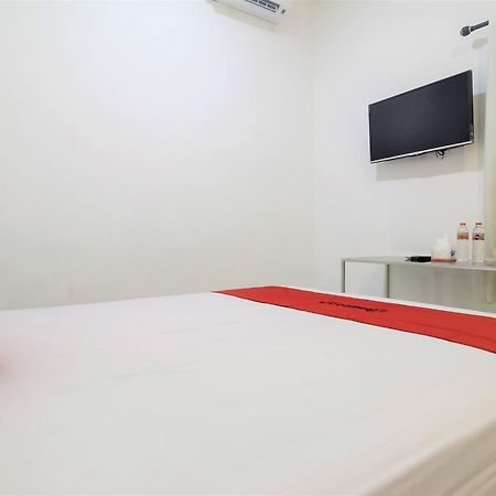 Reddoorz Near Poncol Station Hotel Semarang Exterior photo
