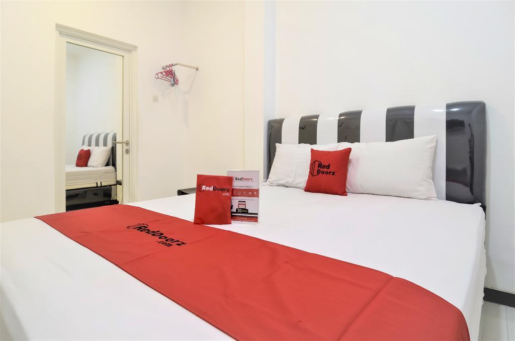 Reddoorz Near Poncol Station Hotel Semarang Exterior photo